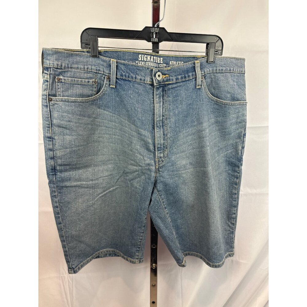 LEVIS SIGNATURE ATHLETIC FIT MENS DENIM JEAN SHORTS SIZE W40 LIGHT WASH COTTON B